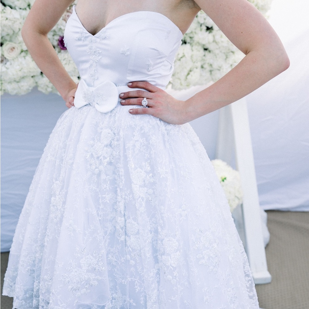 Grace - Picture 2 of 10